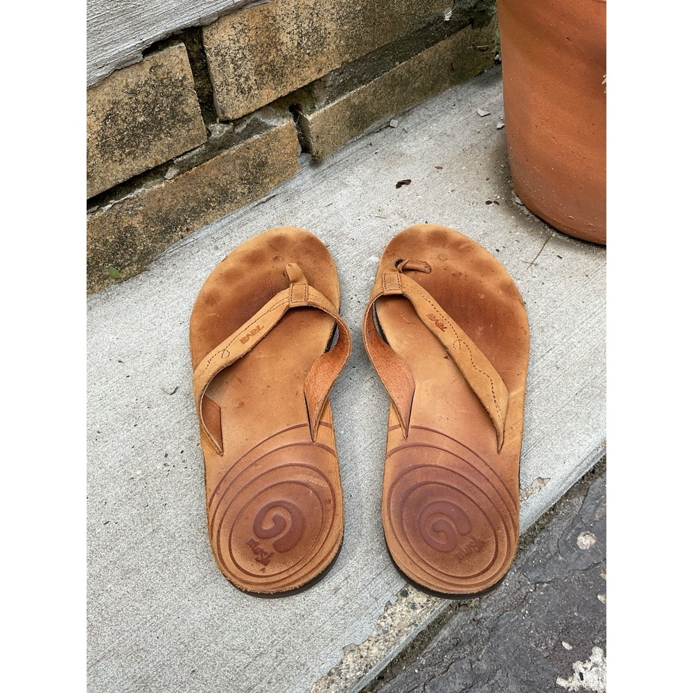 Teva Women's Mush Brown Leather Flip Flops Thongs Sandals Size 8
